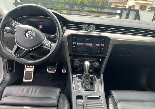 Volkswagen Passat cena 92000 przebieg: 164891, rok produkcji 2019 z Chęciny małe 781